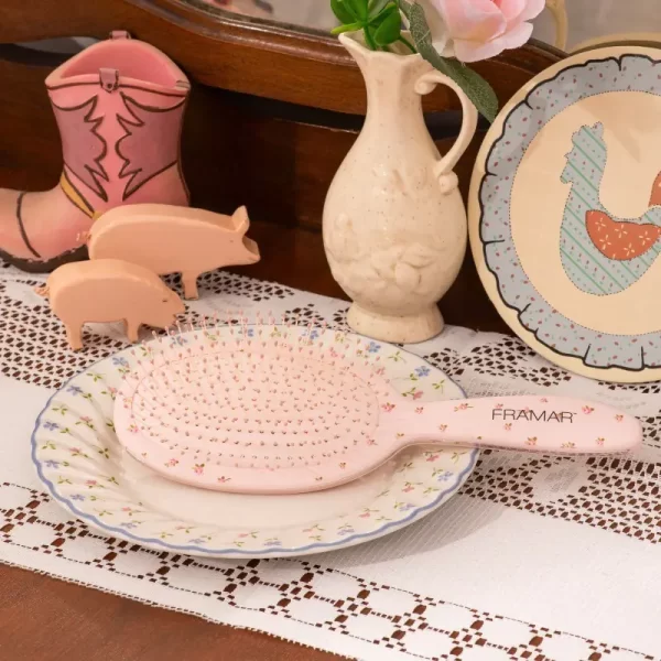 sepetys-plaukams-framar-country-charm-detangle-brush-rosalie-fra31093 (3) Šepetys plaukams Framar Country Charm Detangle Brush Rosalie (su dėžute)
